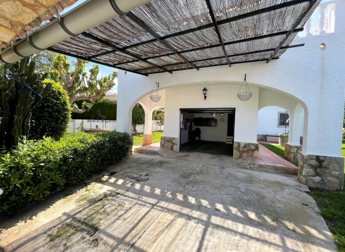 Resale - Villa - Denia