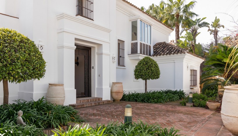 Resale - Villa - Marbella - Los Monteros