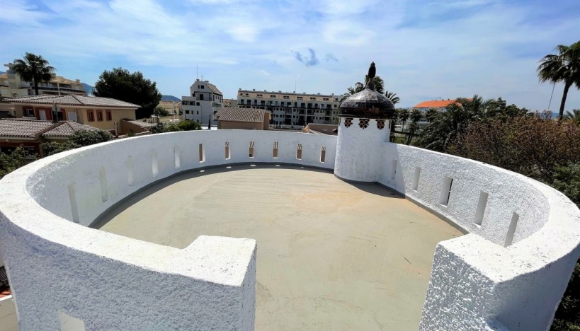 Resale - Villa - Denia